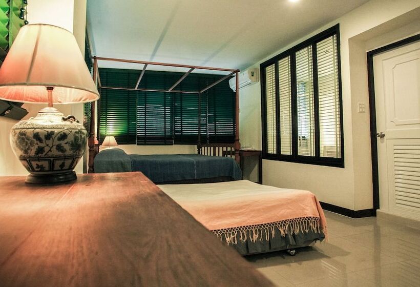 اتاق لوکس سه تخته, The Best Bangkok House