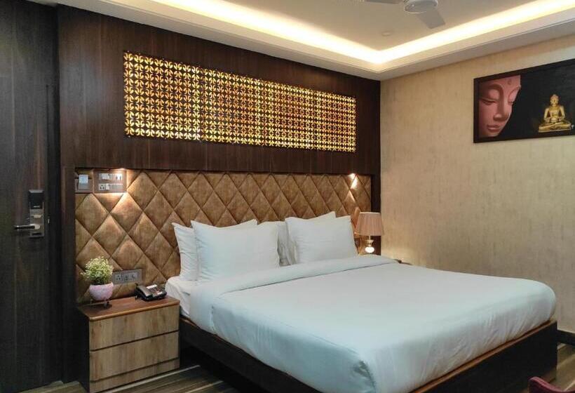 اتاق لوکس, Aavas Inn