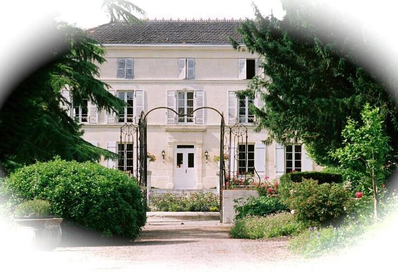 Номер Стандарт, Chateau De Mesnac