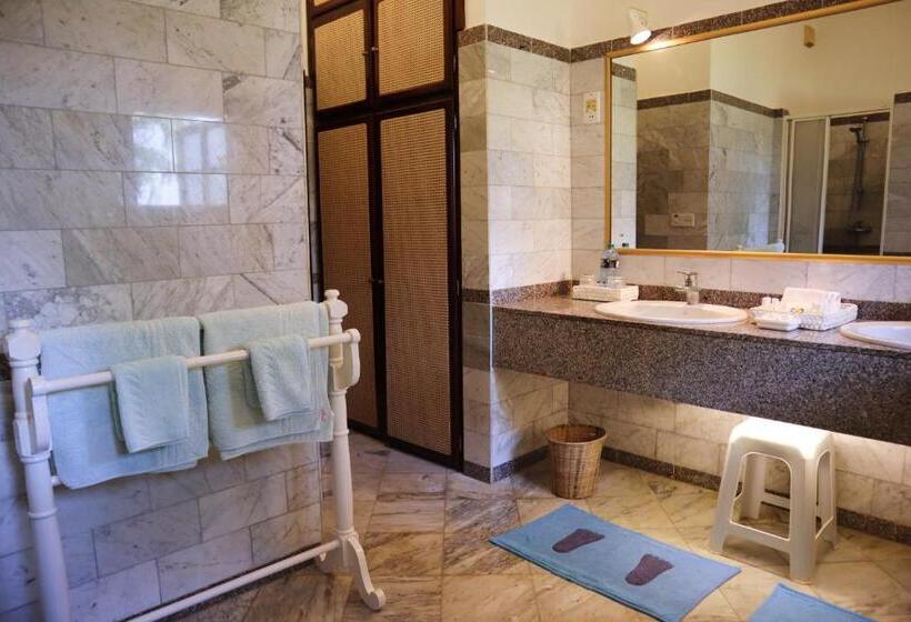 سوییت جونیور لوکس, Woburn Residence Club