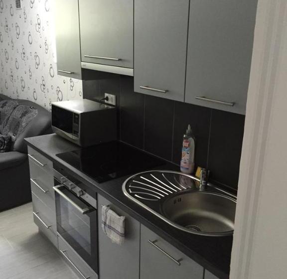 آپارتمان 2 خوابه, Varkerulet Apartman