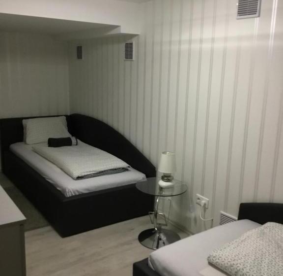 آپارتمان 2 خوابه, Varkerulet Apartman
