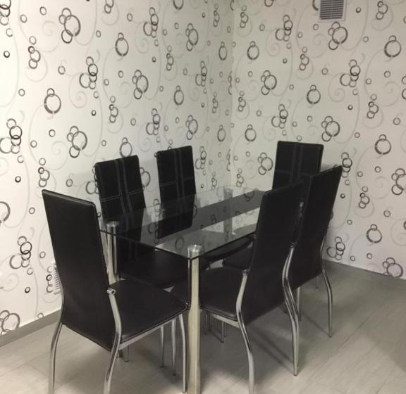 آپارتمان 2 خوابه, Varkerulet Apartman