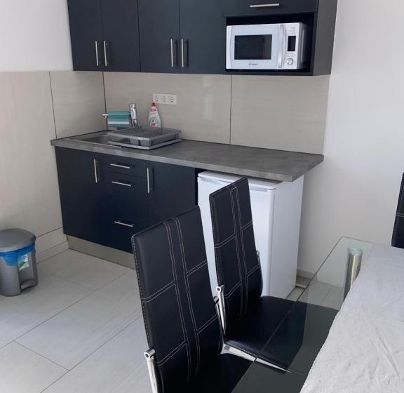آپارتمان 1 خوابه, Varkerulet Apartman