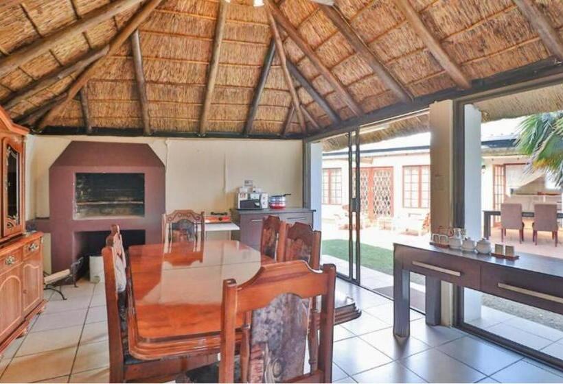 اتاق لوکس, The Link Guest Lodge