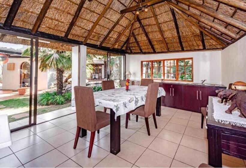 اتاق خانوادگی, The Link Guest Lodge