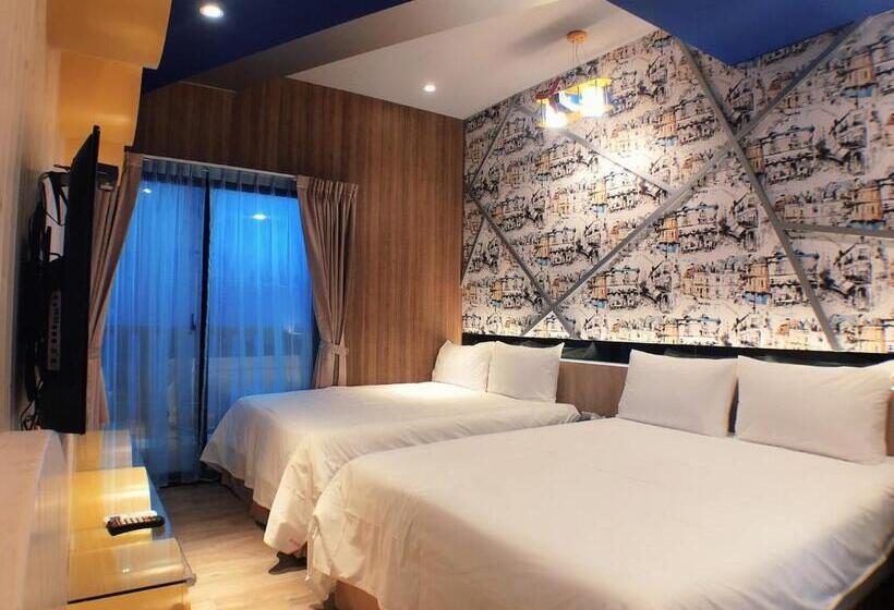 اتاق استاندارد چهارنفره با بالکن, Xingqing Seaview Homestay