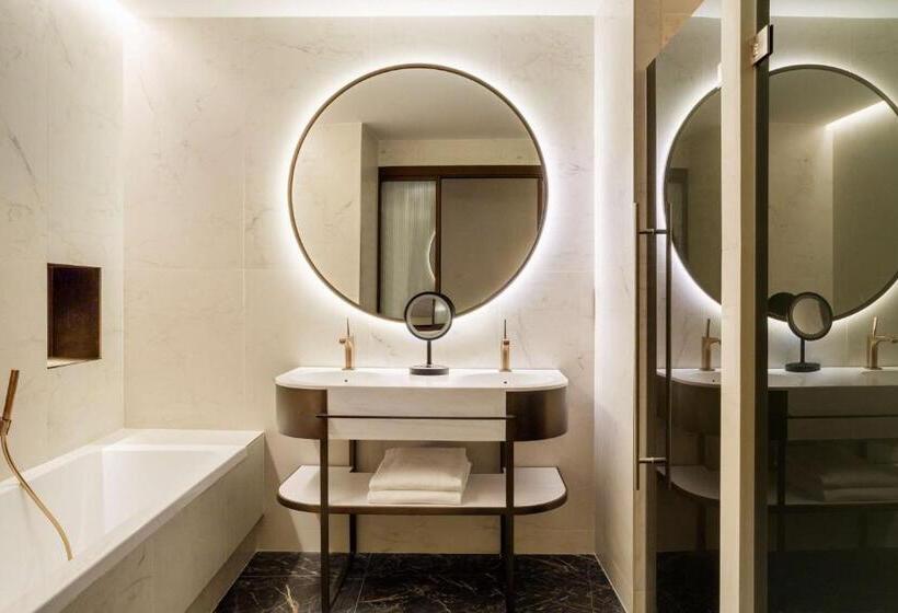 اتاق پرمیوم, Radisson Collection Hotel, Magdalena Plaza Sevilla