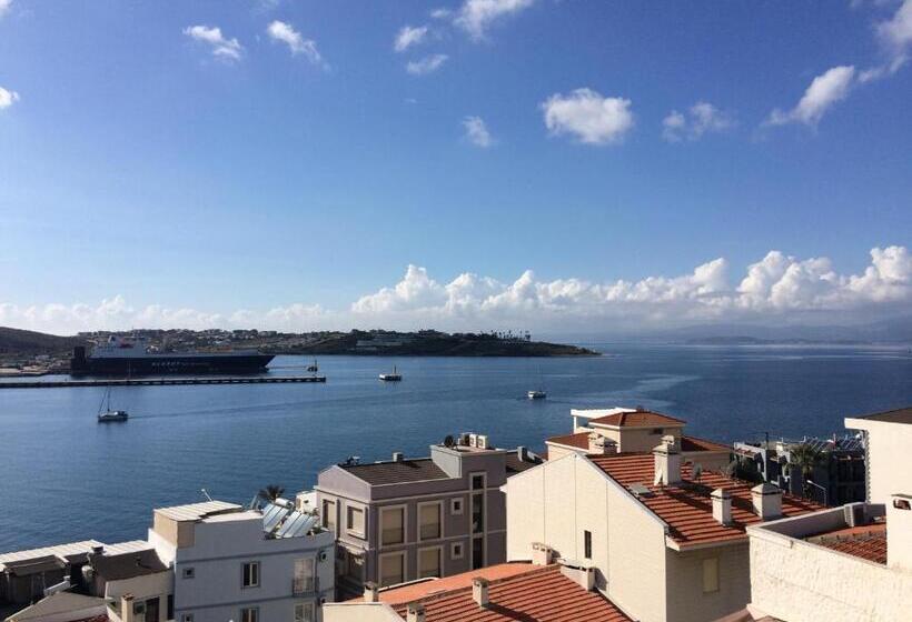 اتاق استاندارد چهار تخته با چشم‌انداز دریا, Azize Palas Apart Otel