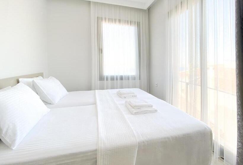 اتاق استاندارد چهار تخته با چشم‌انداز دریا, Azize Palas Apart Otel