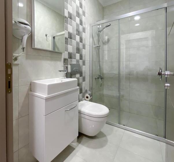 اتاق استاندارد چهارنفره با چشم‌انداز باغ, Azize Palas Apart Otel