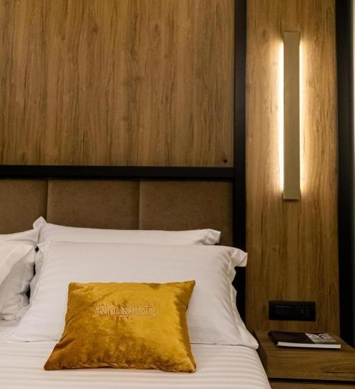 اتاق سوپریور با تخت بزرگ, Kraal Hotel Vlore