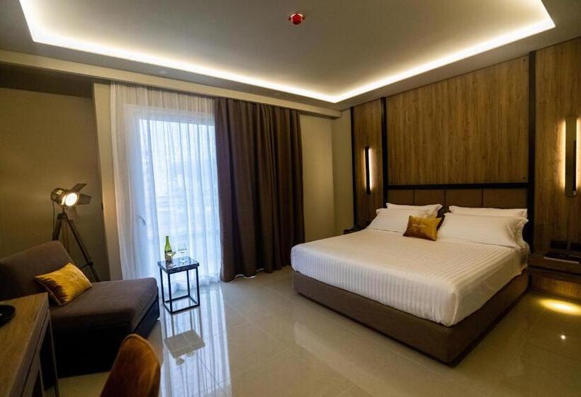 اتاق لوکس با بالکن و چشم‌انداز دریا, Kraal Hotel Vlore