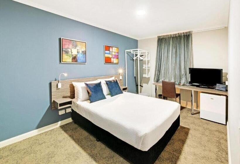 Quarto Estandar, 28