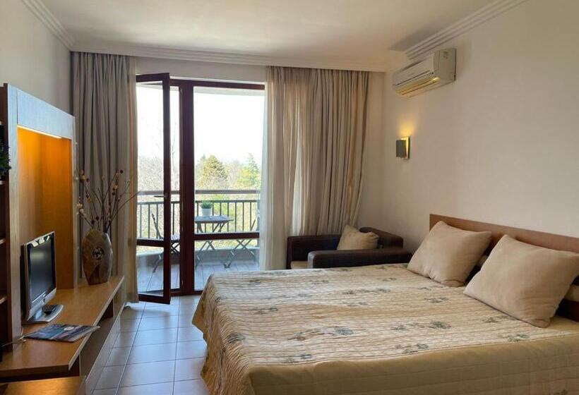 标准工作室带阳台, Emerald Beach Resort & Spa