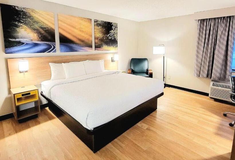 Номер Deluxe Кровать Кинг, Days Inn By Wyndham Pleasant Prairie Kenosha