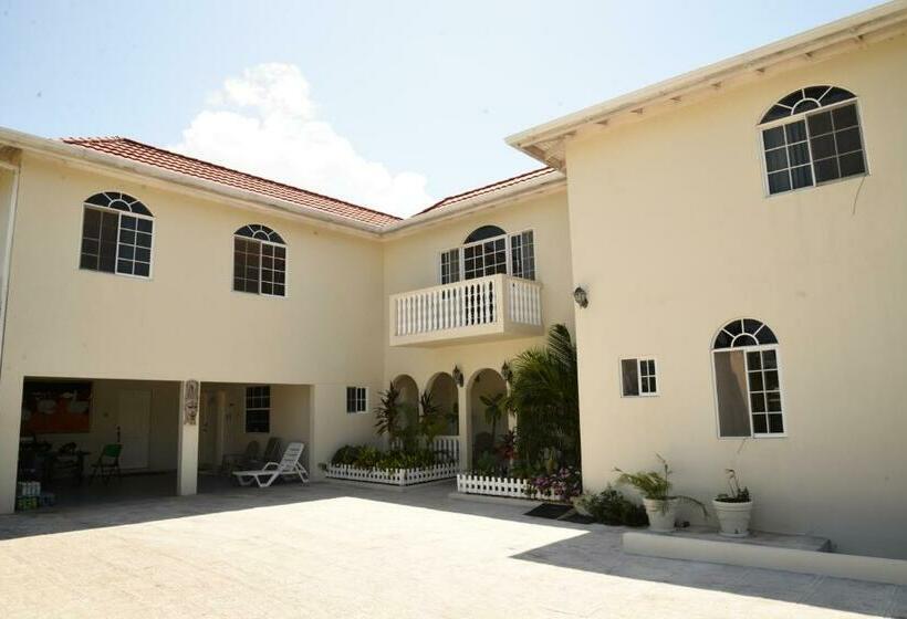 سوئیت با بالکن, Retreat Guest House