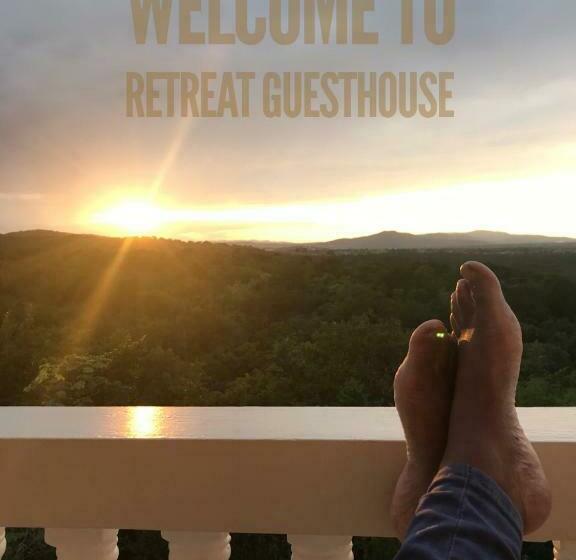 سوئیت با بالکن, Retreat Guest House