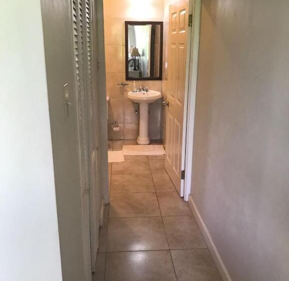 اتاق سوپریور با چشم‌انداز باغ, Retreat Guest House