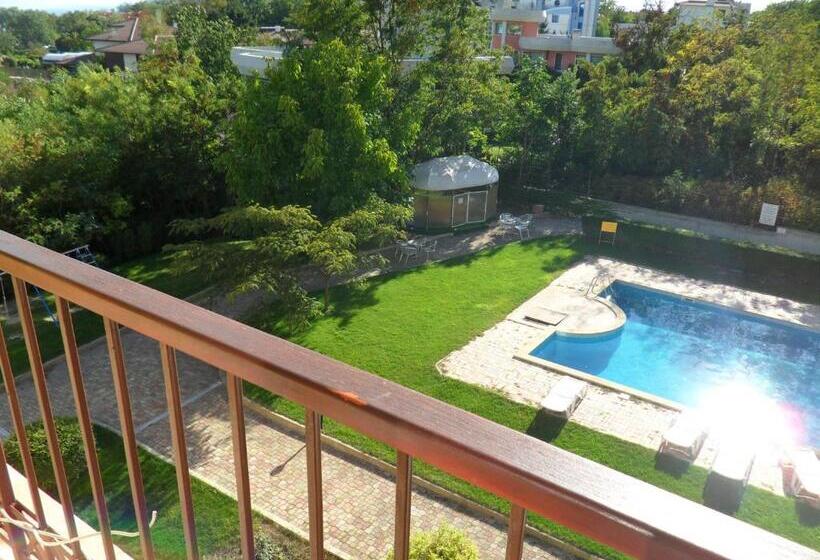 آپارتمان 2 خوابه با بالکن, Sea Park Homes Neshkov