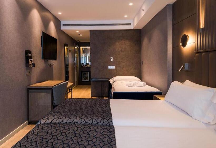 Habitación Triple Premium, Catalonia Gran Vía Bilbao