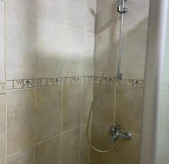 استودیو خانوادگی, Aqaba Roza
