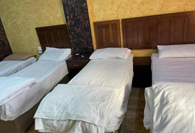 سوییت خانوادگی, Aqaba Roza