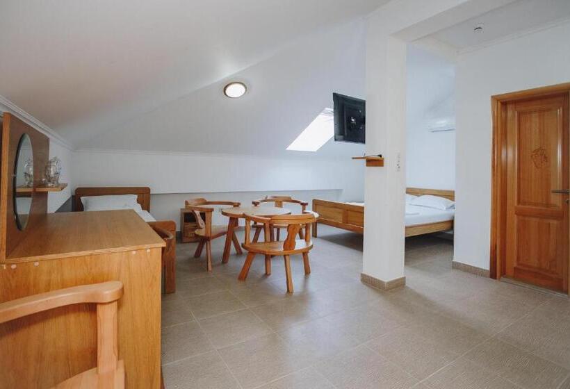 اتاق راحتی سه تخته, Eco Winery Lipovac Apartments