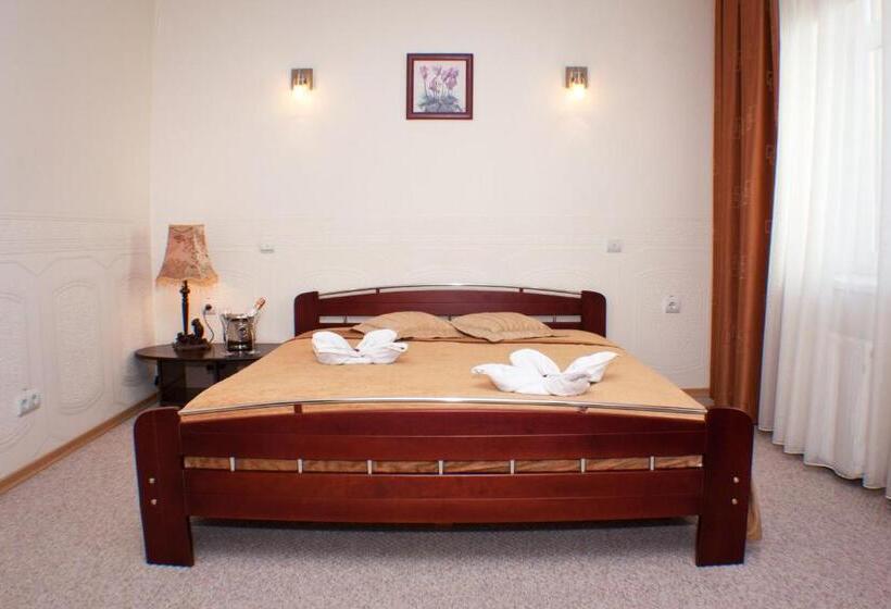 سوییت لوکس, Dinaburg Spa