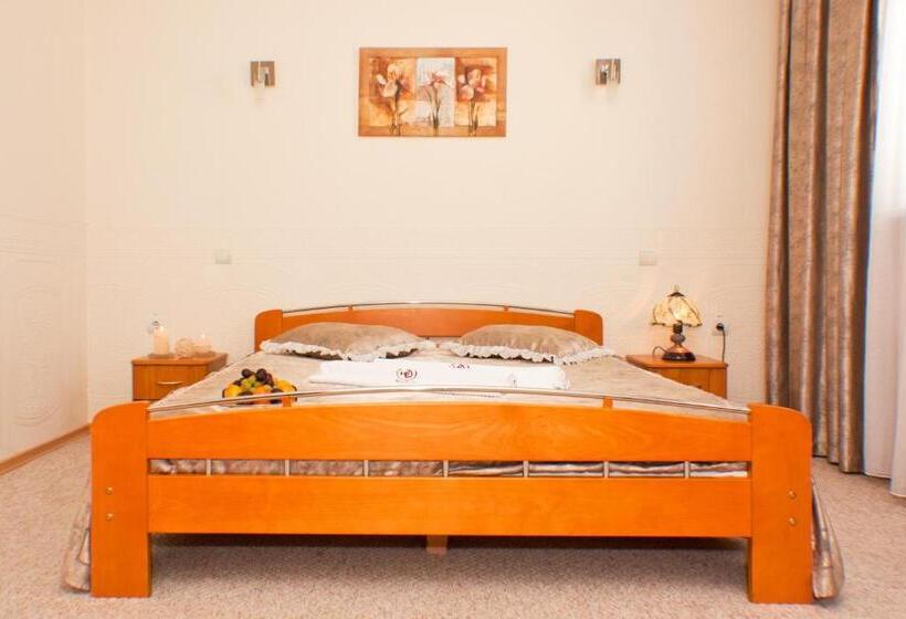 سوییت لوکس, Dinaburg Spa