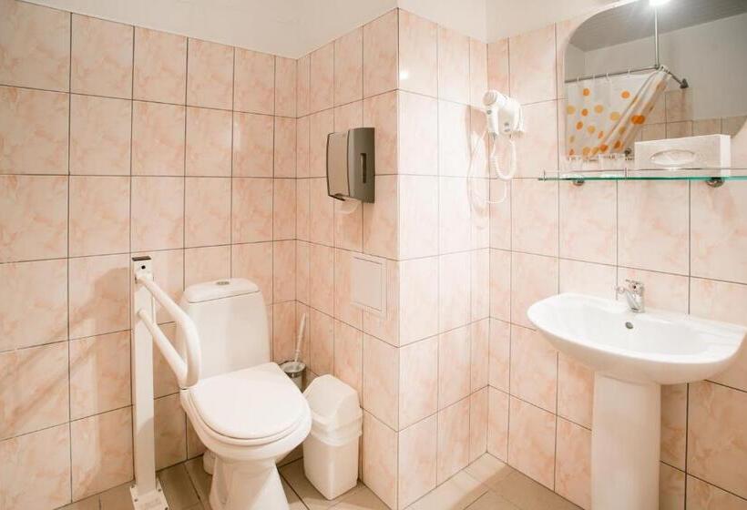 اتاق استاندارد سه نفره, Dinaburg Spa