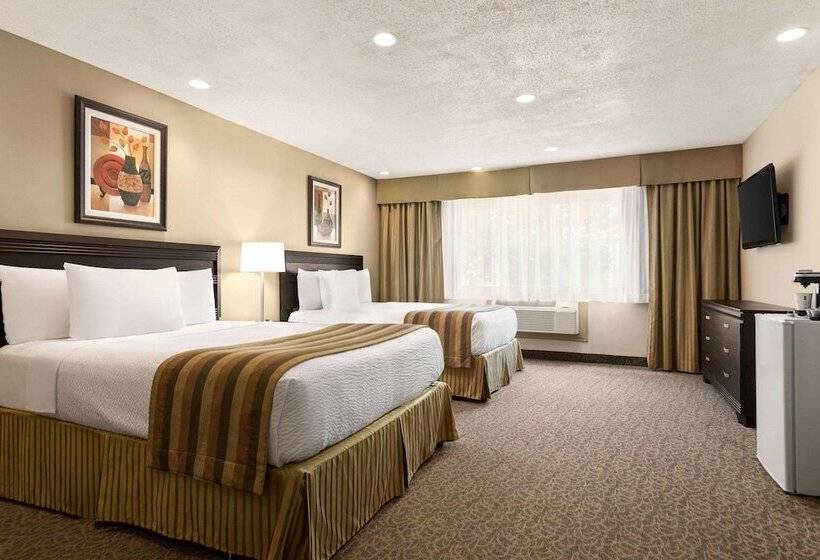 سوییت, Days Inn By Wyndham Montreal East