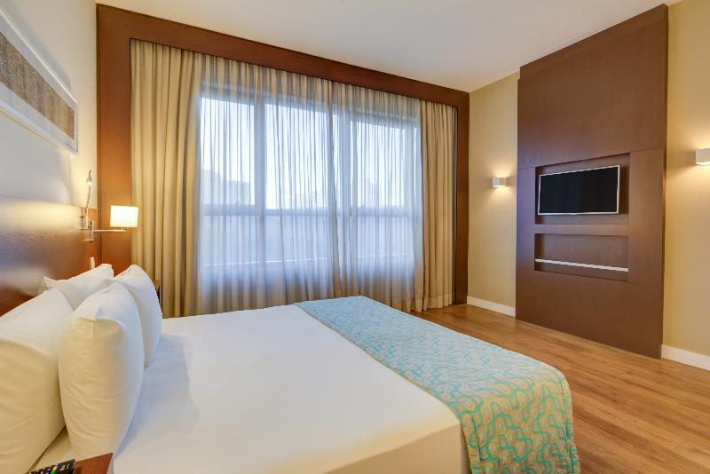 スイート, Days Inn By Wyndham Montreal East