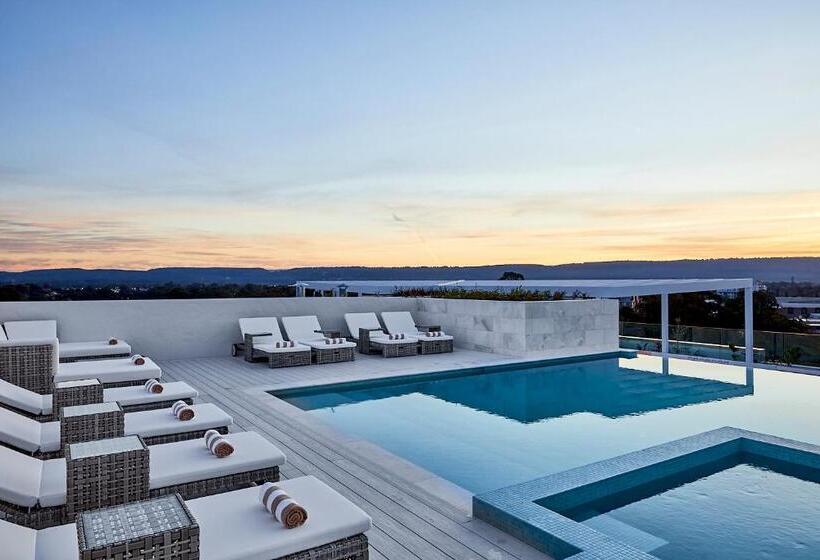 스위트, Astina Suites, Penrith