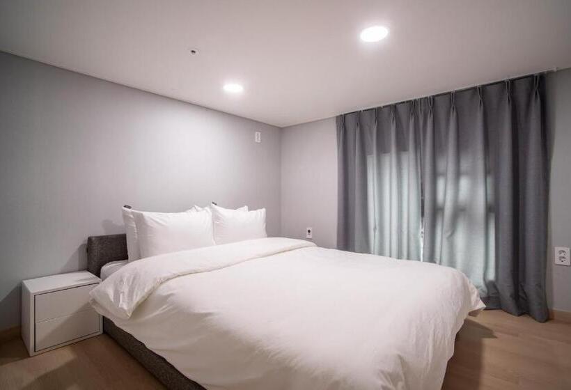 سوئیت با تخت بزرگ, Jeju Central Park Residence