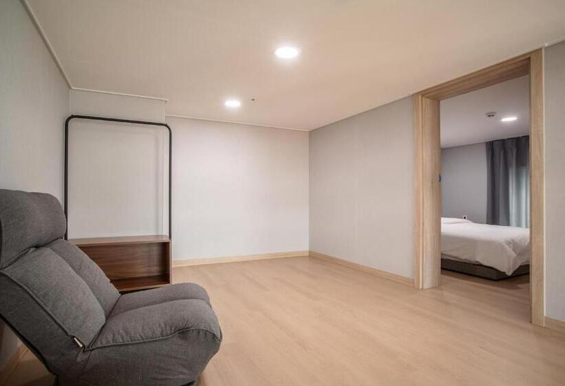 سوئیت با تخت بزرگ, Jeju Central Park Residence