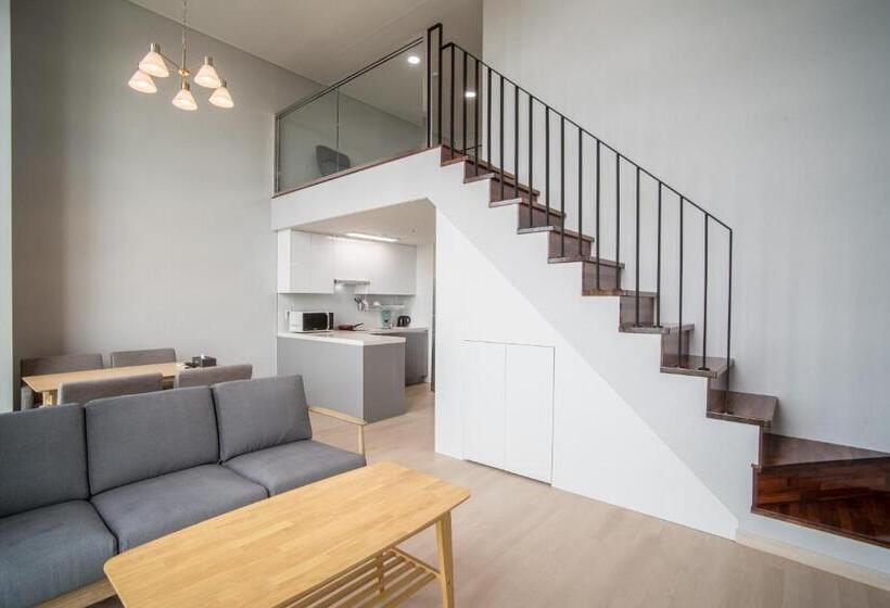 سوئیت با تخت بزرگ, Jeju Central Park Residence