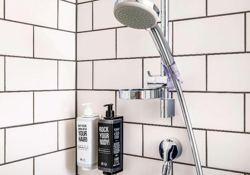 Номер Стандарт, Ibis London Sutton Point