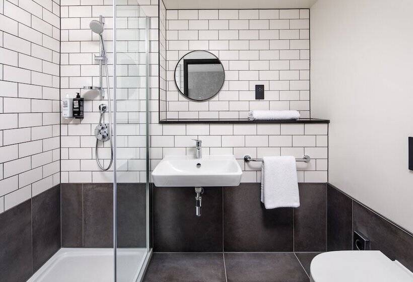 Номер Стандарт, Ibis London Sutton Point