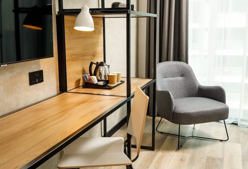 Номер Стандарт, Ibis London Sutton Point