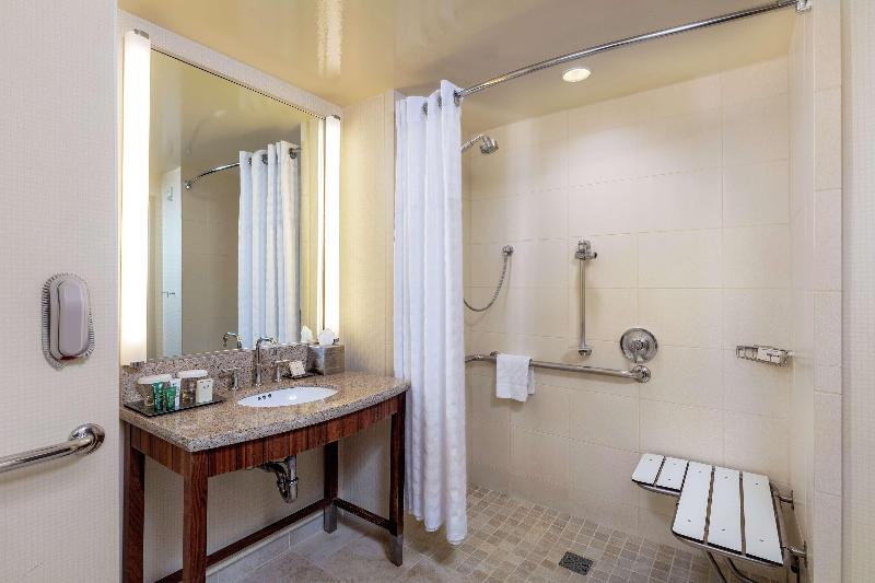 חדר סטנדרט עם מיטת קינג, Hilton San Diego Bayfront