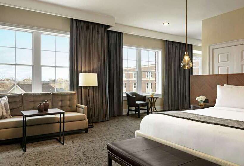 キングサイズベッドのジュニアスイート, Hilton Vancouver Washington