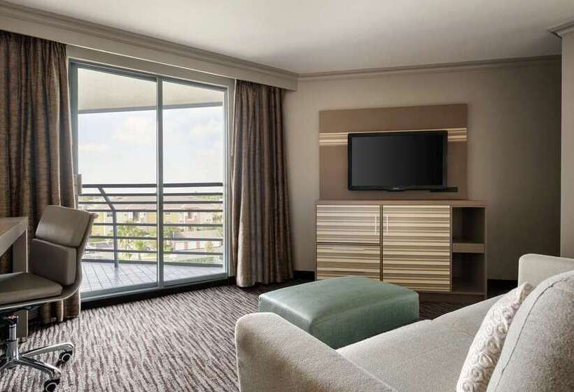 キングサイズベッドのジュニアスイート, Hilton Vancouver Washington