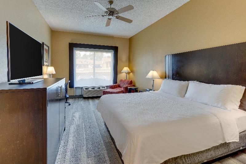 Люкс Кровать Кинг, Holiday Inn Express Hotel & Suites Richmond, An Ihg