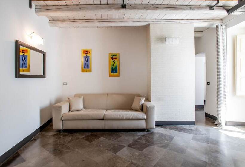 اتاق لوکس, Villa Del Lauro