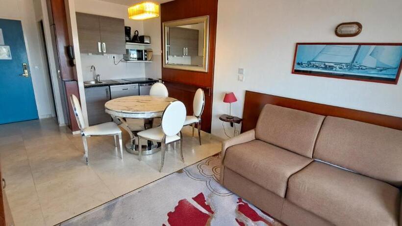 Апартаменты 1 Спальня Вид на Море, Appart Hôtel Le Trianon