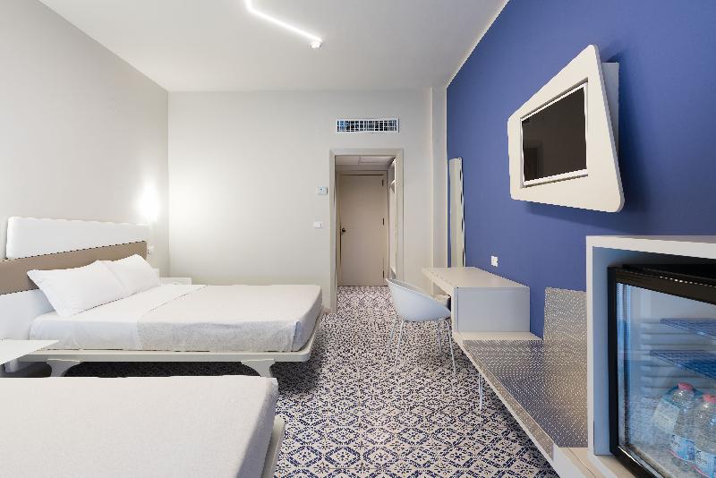 اتاق سوپریور چهار تخته, Saracen Sands Hotel & Congress Centre   Palermo