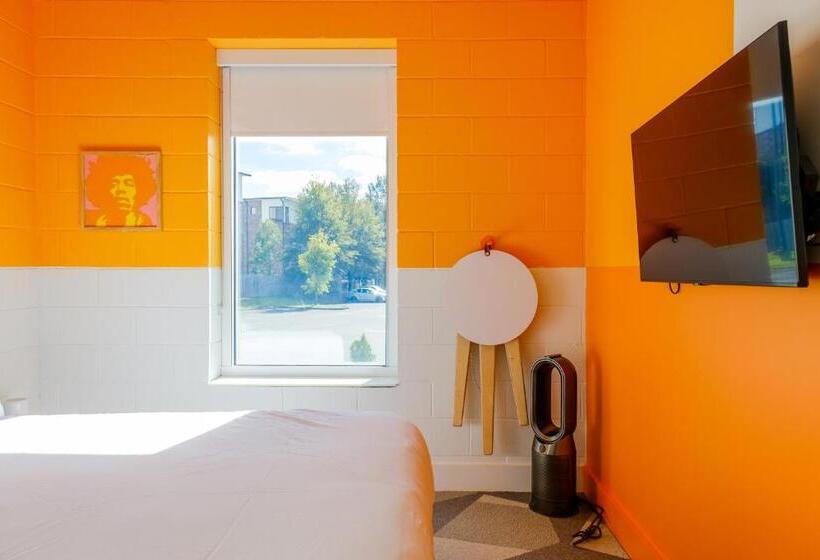 Quarto Estandar Cama Queen, The Gallatin