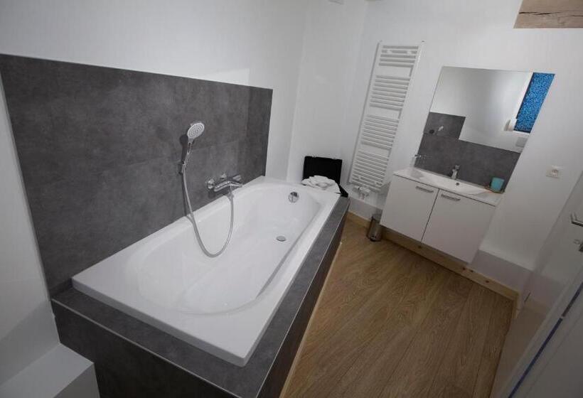 Номер Стандарт, Luxury Spa Hotel   Francofolies