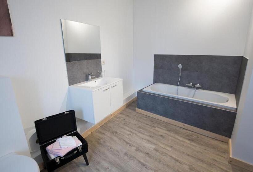 Номер Стандарт, Luxury Spa Hotel   Francofolies